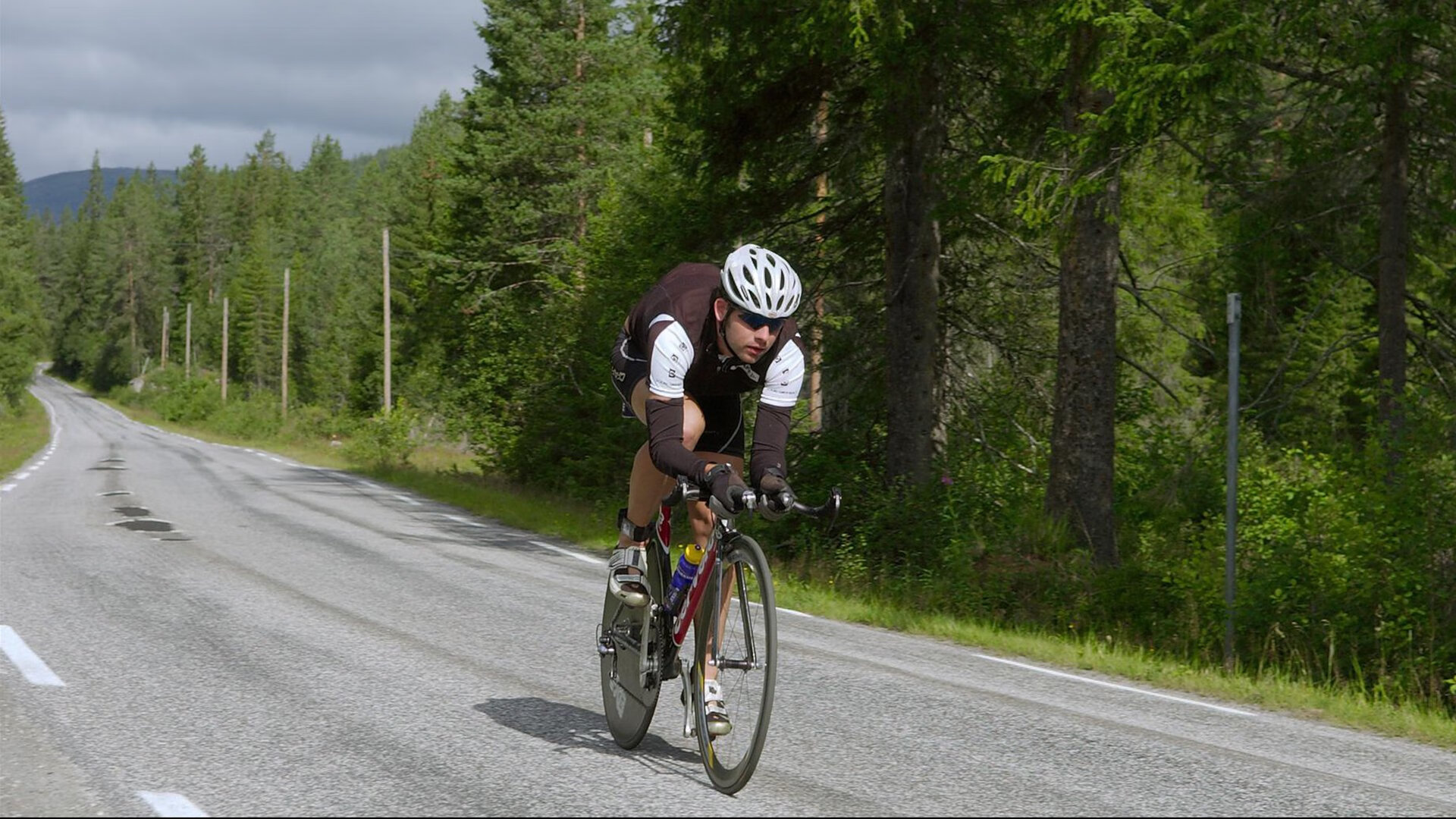 覃海洋沉着冷静逆转对手赢得胜利,覃海洋的微博